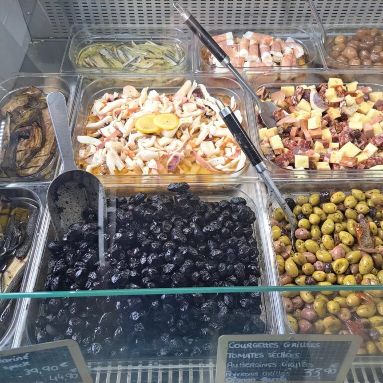 441486210 122144110820133931 7701659334861301197 n 768x768