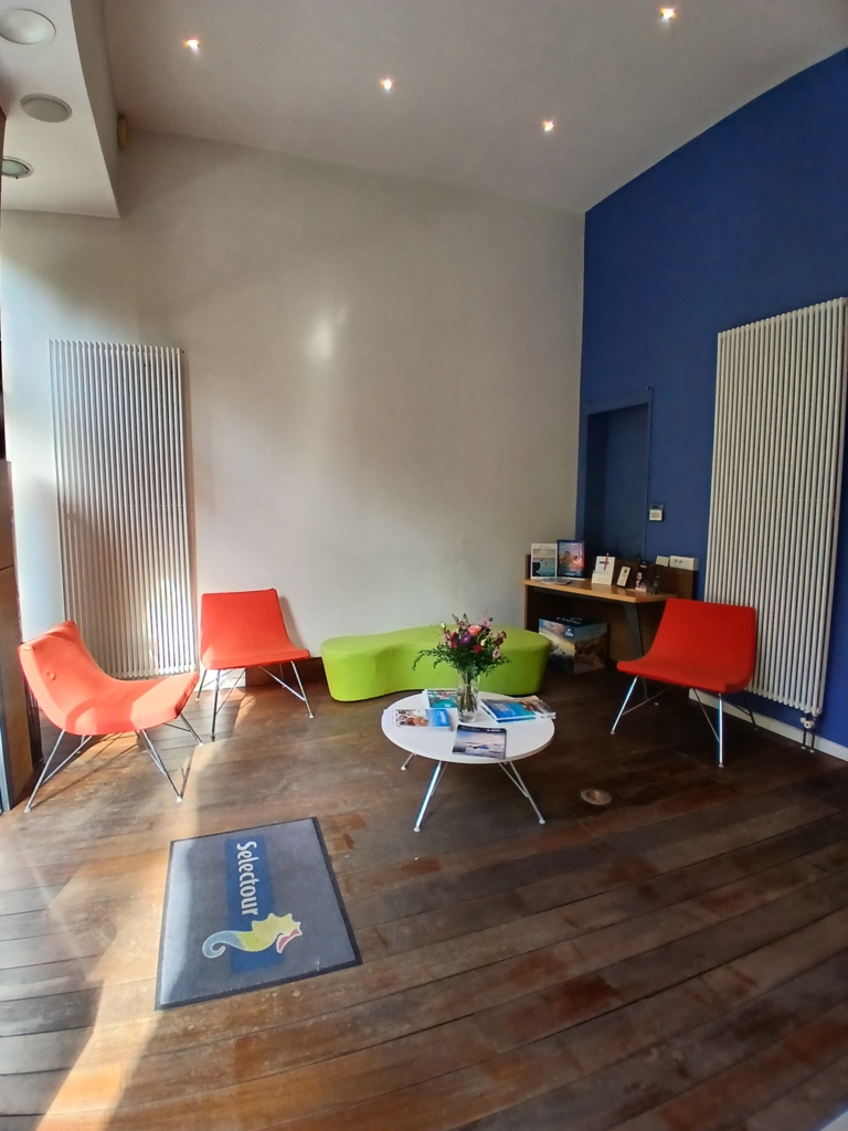 agence attente 768x1024